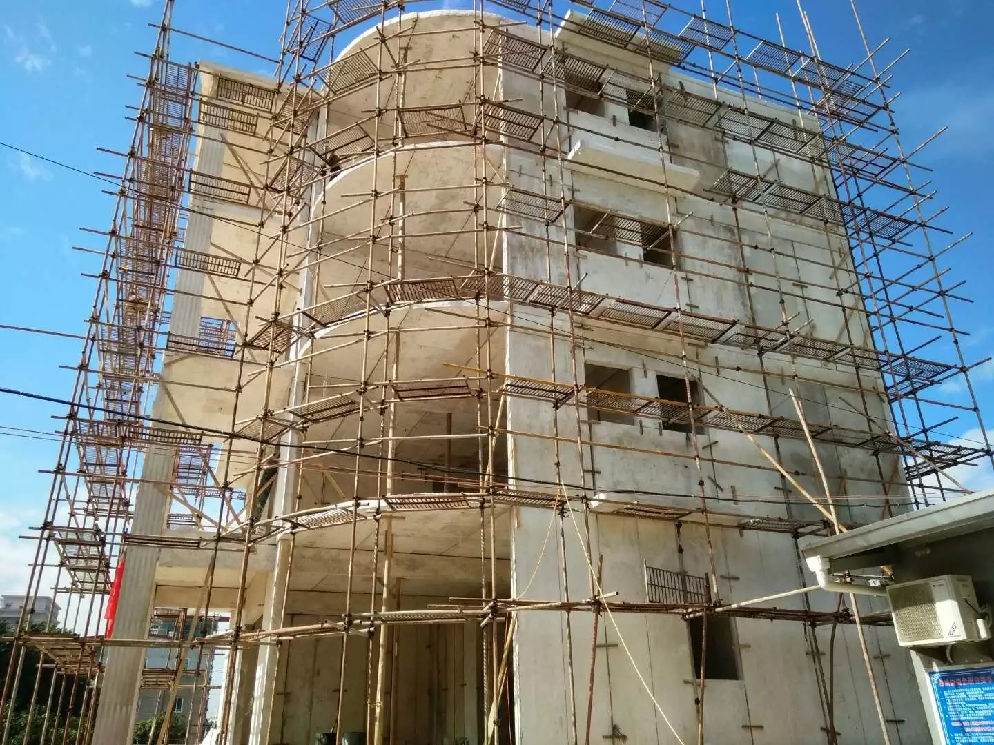 华亭星河绿色环保装配式建材在福建修建的五层别墅建筑